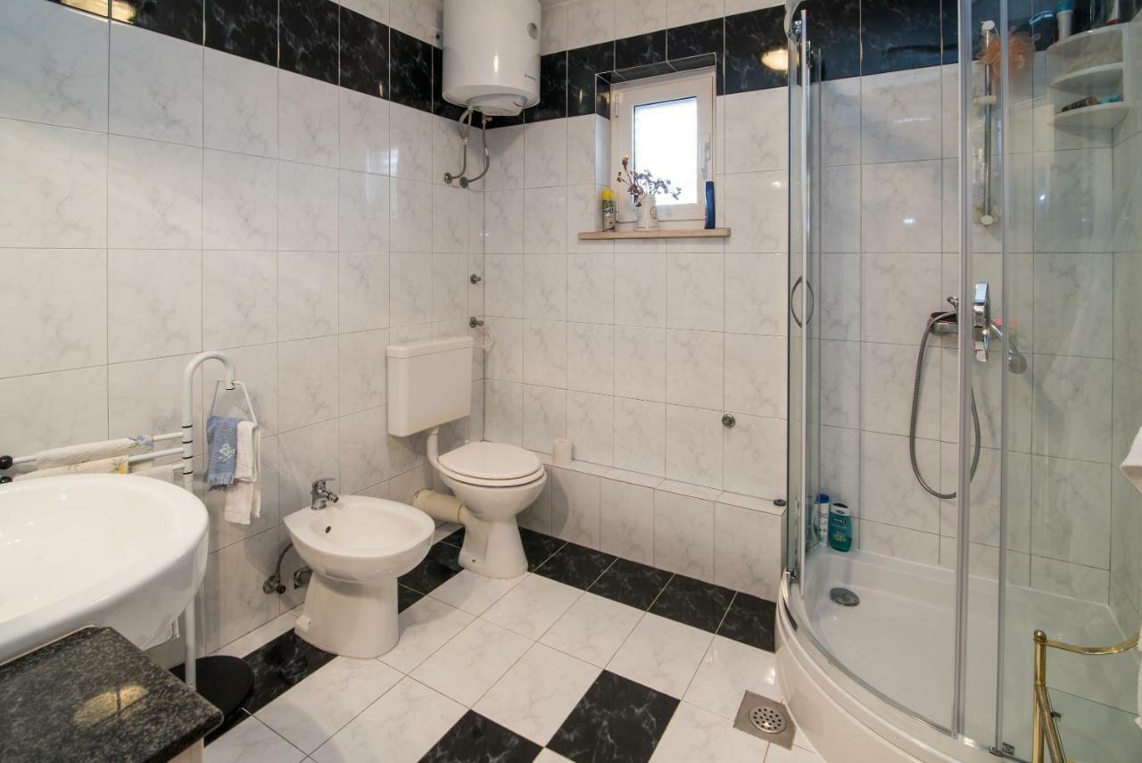 Ferienwohnung Ksenija Kornić Exterior foto